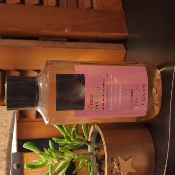 Bath & Body Works Cozy Evening Shower Gel Lavender Freesia Musk 10 OZ NEW NIP - Picture 1 of 7